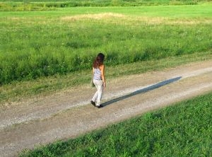 Caminatas disminuyen en mujeres los infartos cerebrales